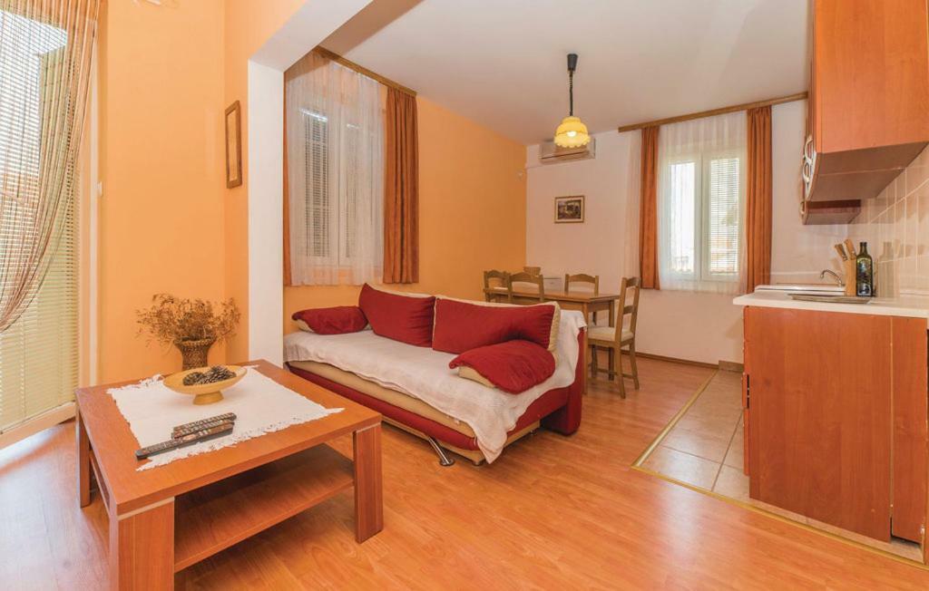 Apartment Diana - Great Location, Cosy 2 Bedroom, 2 Bathroom Apt Куклица Экстерьер фото