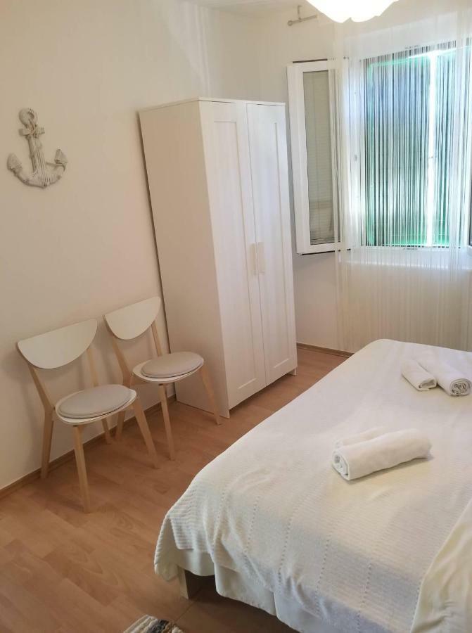Apartment Diana - Great Location, Cosy 2 Bedroom, 2 Bathroom Apt Куклица Экстерьер фото